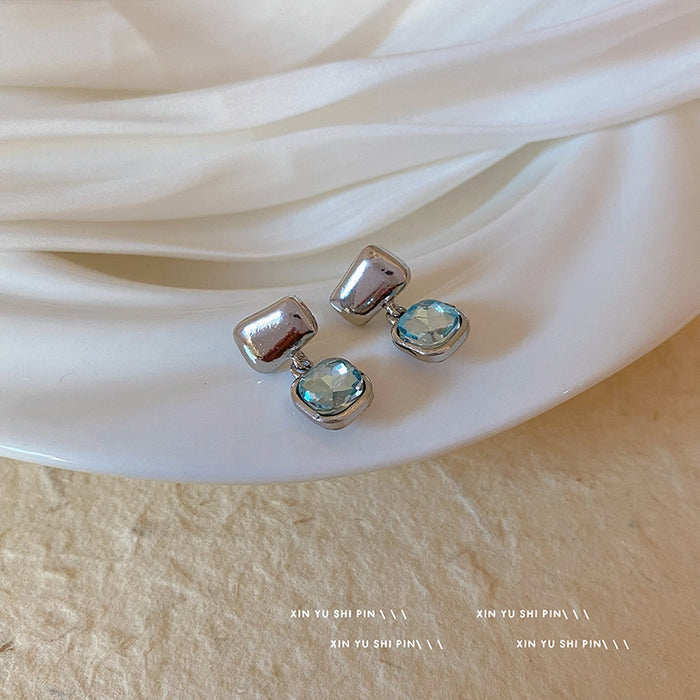 Wholesale Square geometric imitation crystal earrings, niche, exquisite, light luxury, high-end, versatile earrings