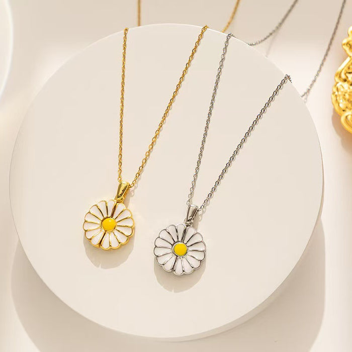 Wholesale copper pendant oil drop small daisy titanium steel necklace advanced jewelry