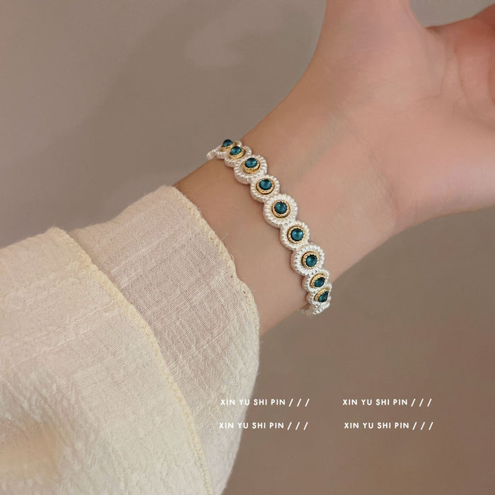 Wholesale Vintage open mouth bracelet with a light luxury temperament, niche ring