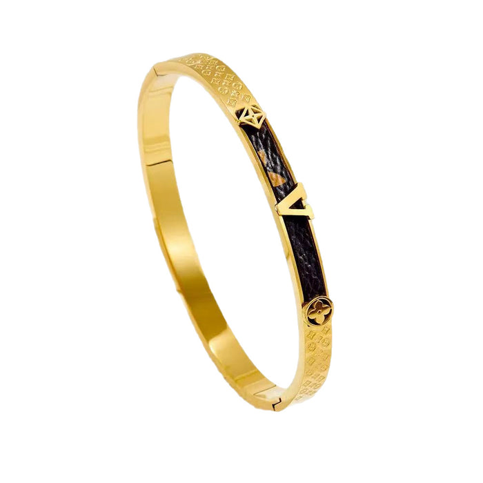 Wholesale V-Shaped Leather Titanium Steel Bracelet Jewelry