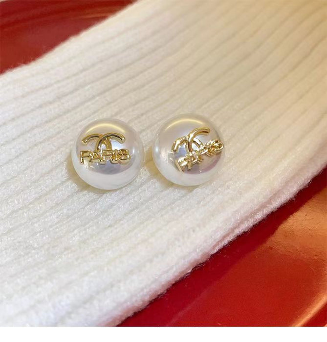 Wholesale Geometric Pearl Letter Stud Earrings JDC-ES-YuHang009
