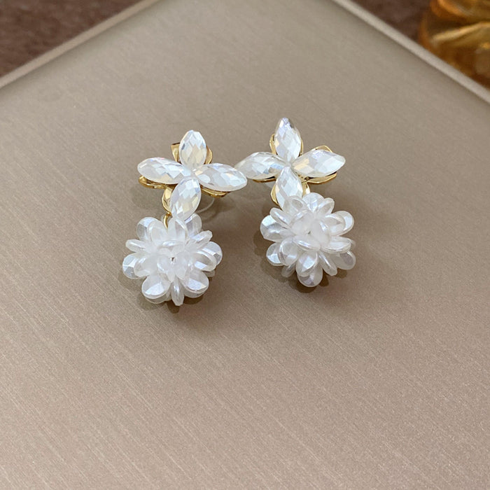 Wholesale Silver needle zircon round artificial pearl earrings high-end luxury retro earrings unique French design earrings