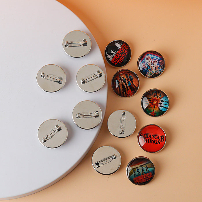 Wholesale Fashionable film and television peripheral alloy round brooches
