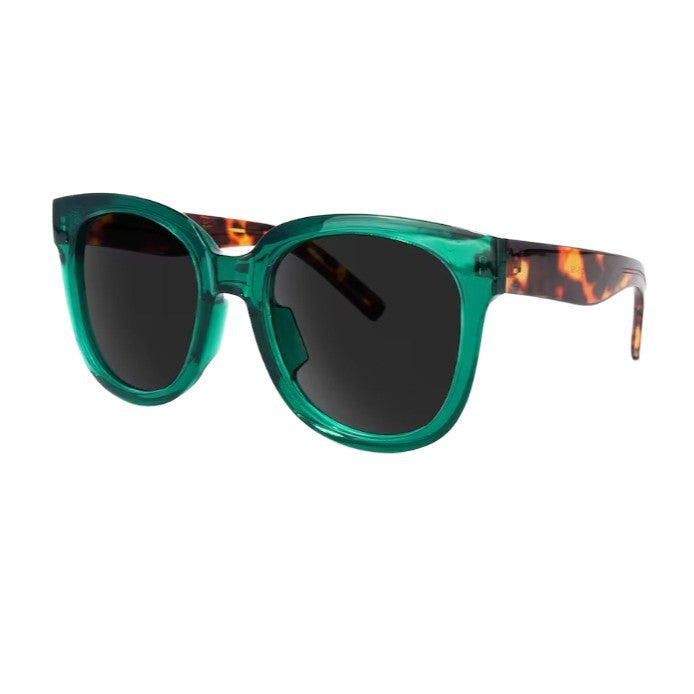 Wholesale New candy colored fashionable women's sunglasses with UV protection