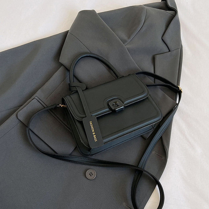 Wholesale Foreign style niche design bag, new popular fashion crossbody bag, fashionable hand-held small square bag