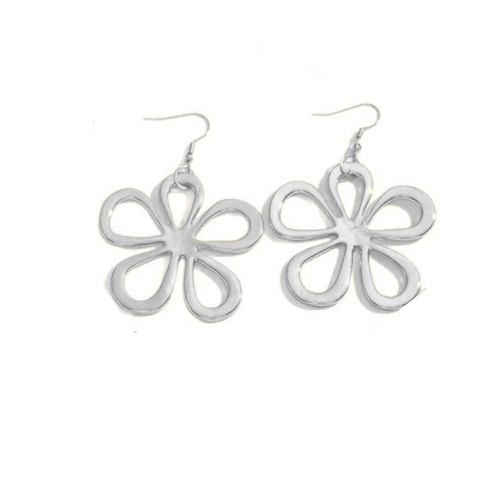 Wholesale Simple metal geometric hollow flower oval necklace with high-end feel, personalized creativity, exaggerated collarbone chain accessories