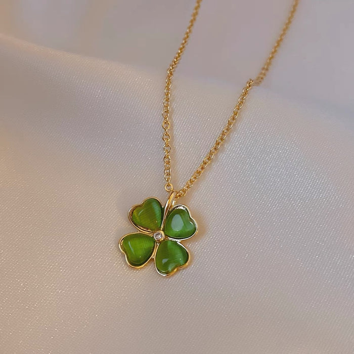 Wholesale Lucky Four-leaf Clover Necklace Women's Gold-plated Cat's Eye Exquisite Petal Clavicle Chain Simple Elegant Women's New Necklace