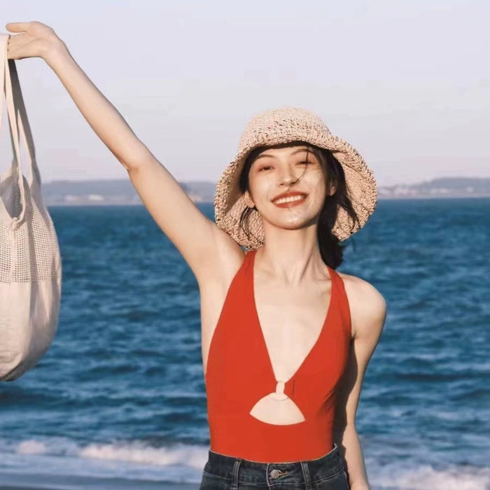 Wholesale Retro slim fit sexy neck hanging suspender beach one-piece swimsuit