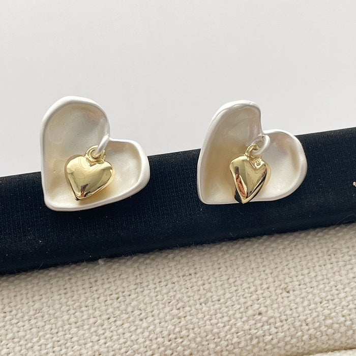 Wholesale Subtle high-end exquisite heart ear studs, niche brushed frosted design, pleated exquisite commuting earrings