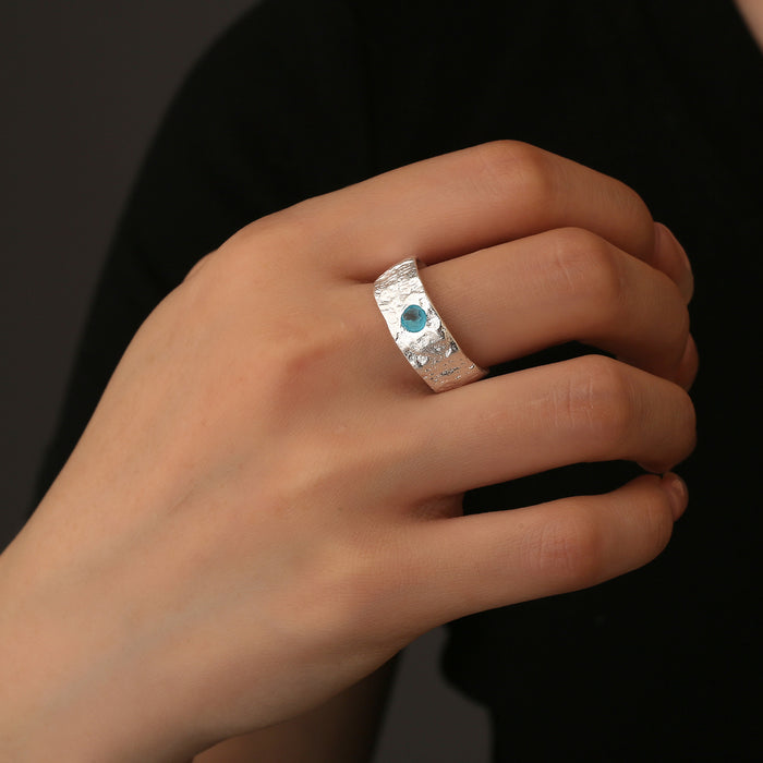 Wholesale New Light Luxury Sapphire Brushed Open End Women's Ring, Personalized, Fashionable, Exquisite, Unique, Versatile, and High End