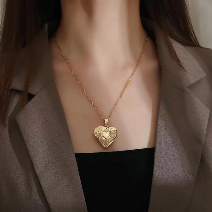 Wholesale Stainless Steel Unique Heart-shaped Pattern Openable Frame