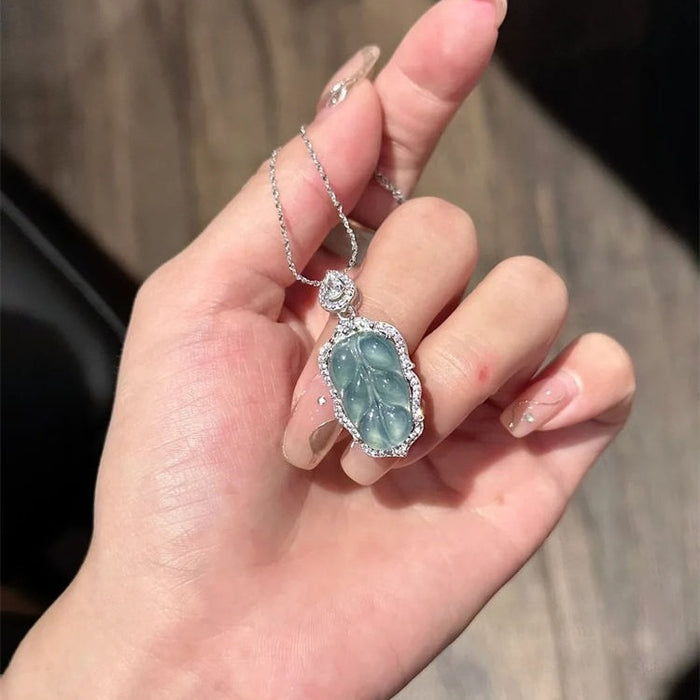 Wholesale Pendant necklace exquisite, niche, high-end, collarbone chain