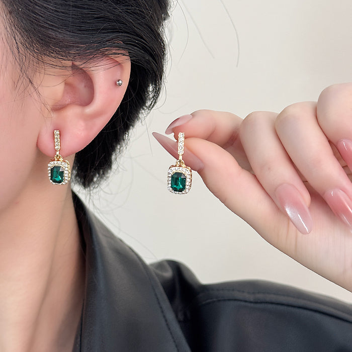 Wholesale Silver Needle Minimalist Personalized Earrings Geometric Diamond Earrings Charm Design Earrings Wholesale