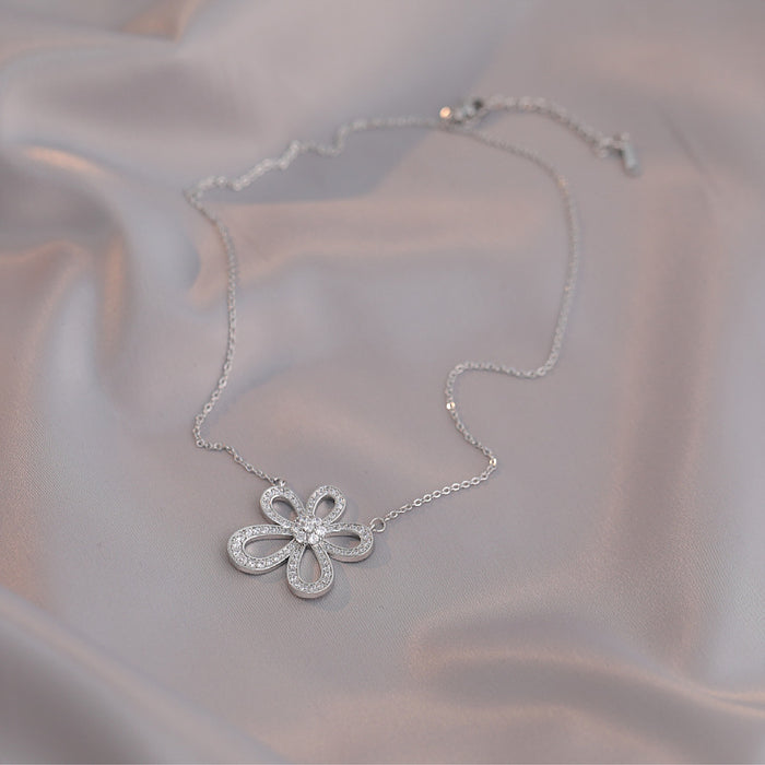 Wholesale Titanium steel necklace, zircon flower, long fashion accessory pendant, decorative chain, sweater chain, clothing accessory