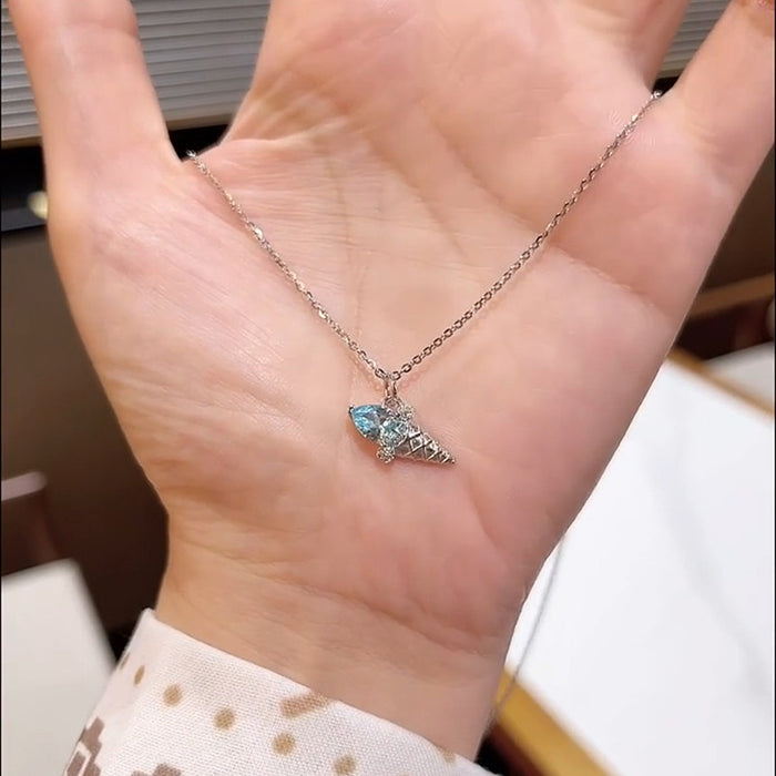 Wholesale Necklace accessories with niche design, light luxury, simple and exquisite pendant, collarbone chain