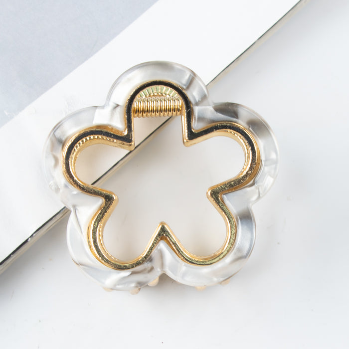 Wholesale Small flower shaped hair clip accessory with metal alloy grip