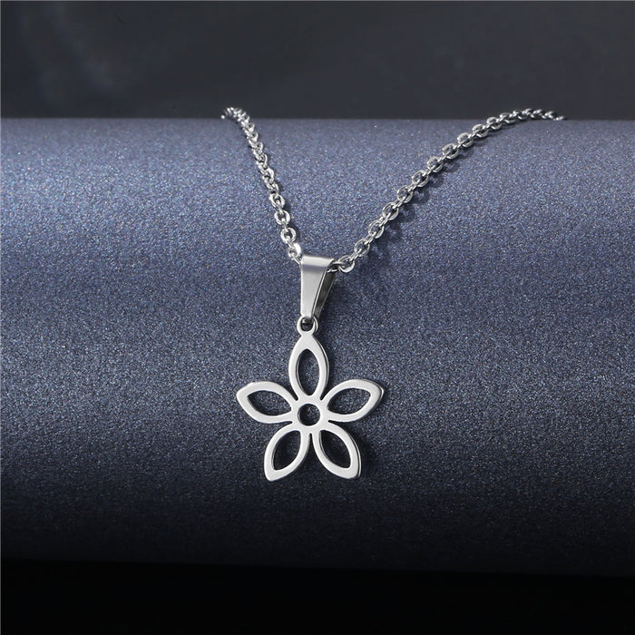 Wholesale New minimalist smooth short necklace, collarbone chain, stainless steel hollow flower pendant, fashionable accessory