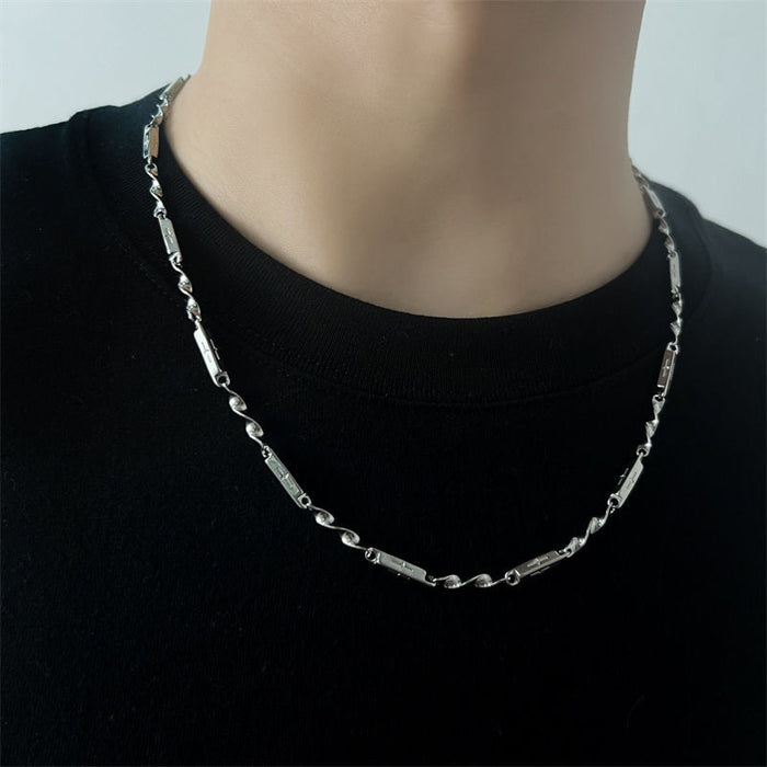 Wholesale M ö bius starry collarbone chain, neckchain that does not fade, trendy men's accessories twisted and spliced pendant chain ins, titanium steel necklace