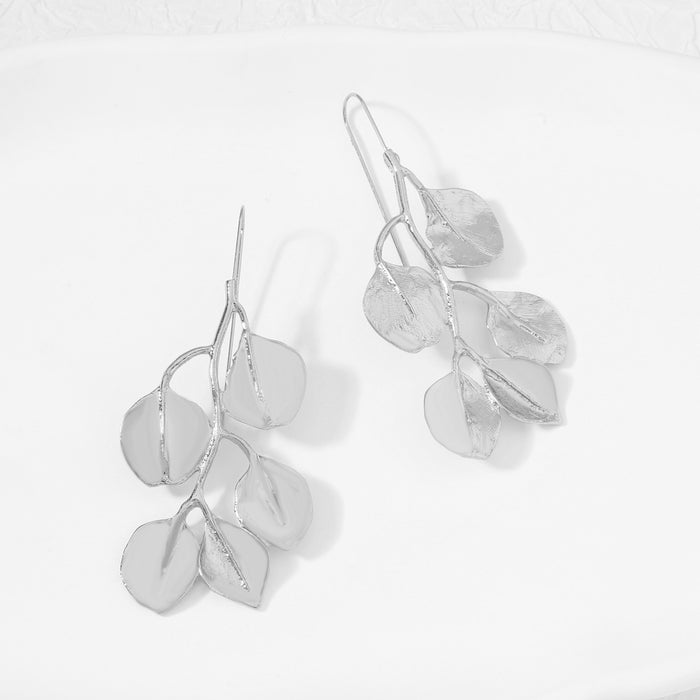 Wholesale Cross-border European and American e-commerce popular metal leaves light luxury all-match fashion niche earrings earrings Yiwu jewelry