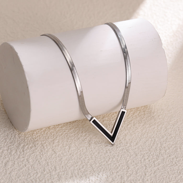 Wholesale V-shaped blade chain titanium steel necklace
