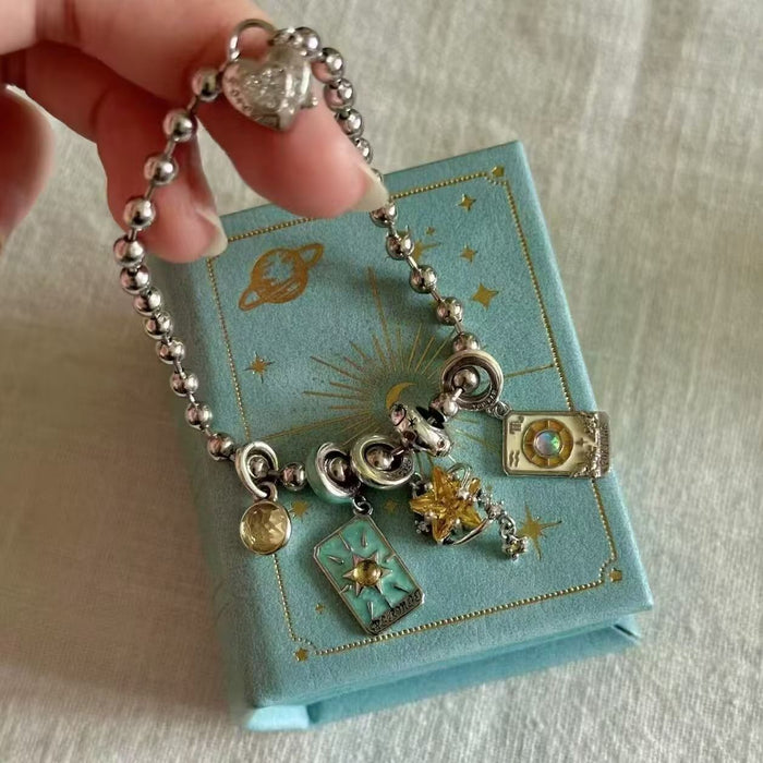 Wholesale Vintage vintage bracelet with a niche and unique design, exuding a sense of luxury and a touch of luxury