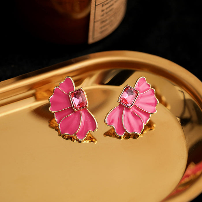 Wholesale Retro and minimalist design earrings with oil dripping, diamond studded, flower like temperament, fashionable earrings