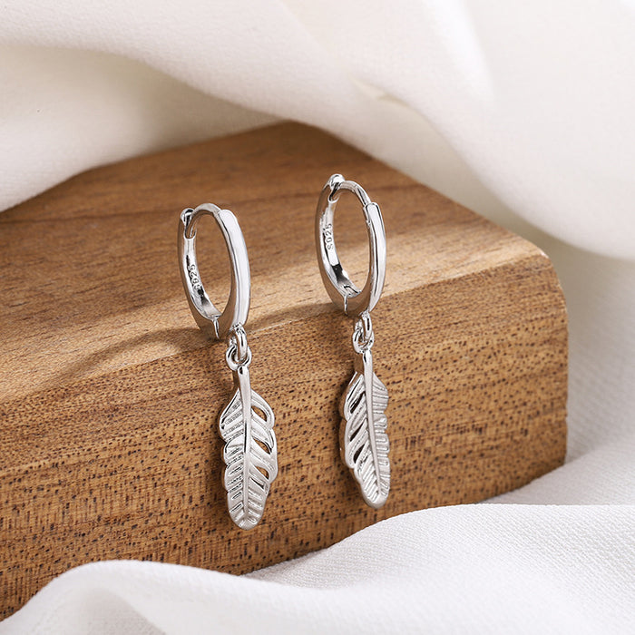 Wholesale Fashionable and minimalist feather ear buckle texture, trendy design, cool style, personalized and exquisite earrings