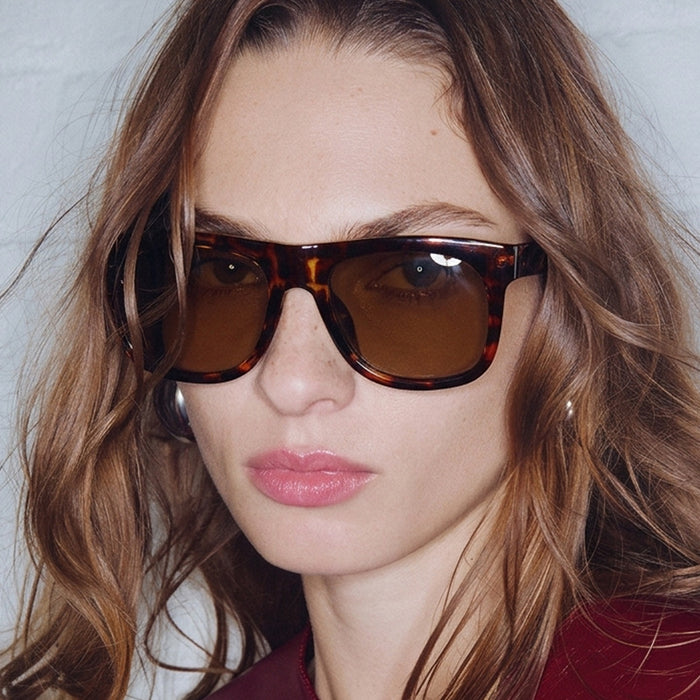 Wholesale Classic Square Retro Sunglasses UV400 Black Frame Gray Lens Modern Fashion Accessory