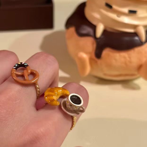 Wholesale The ring is niche, exquisite, high-end, sweet, cute, and versatile