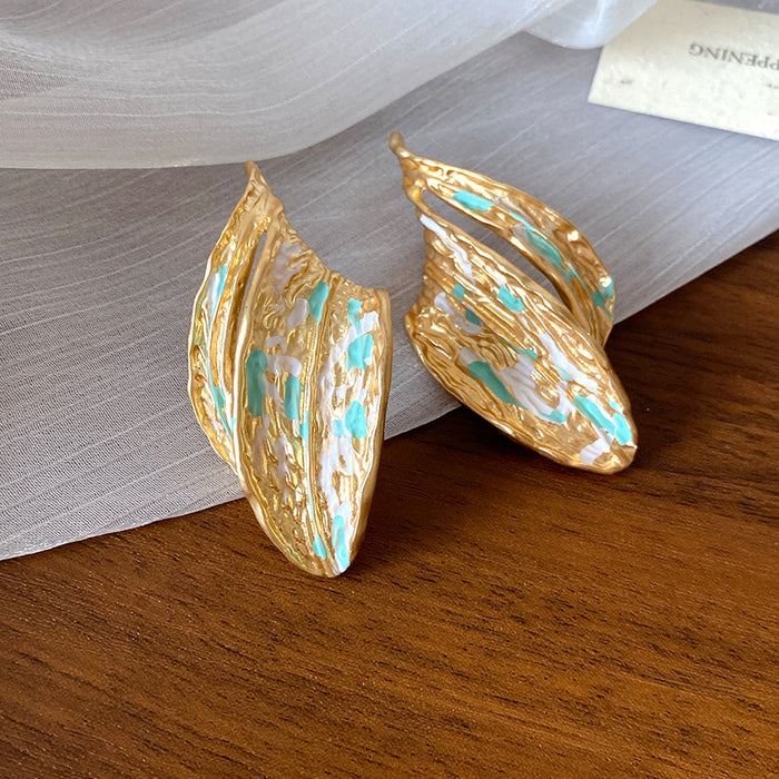 Wholesale Silver needle enamel flower earrings light luxury high-end earrings for women retro palace style all-match earrings design niche