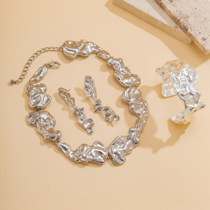 Wholesale Niche pleated liquid metal style minimalist lava irregular retro collar accessory