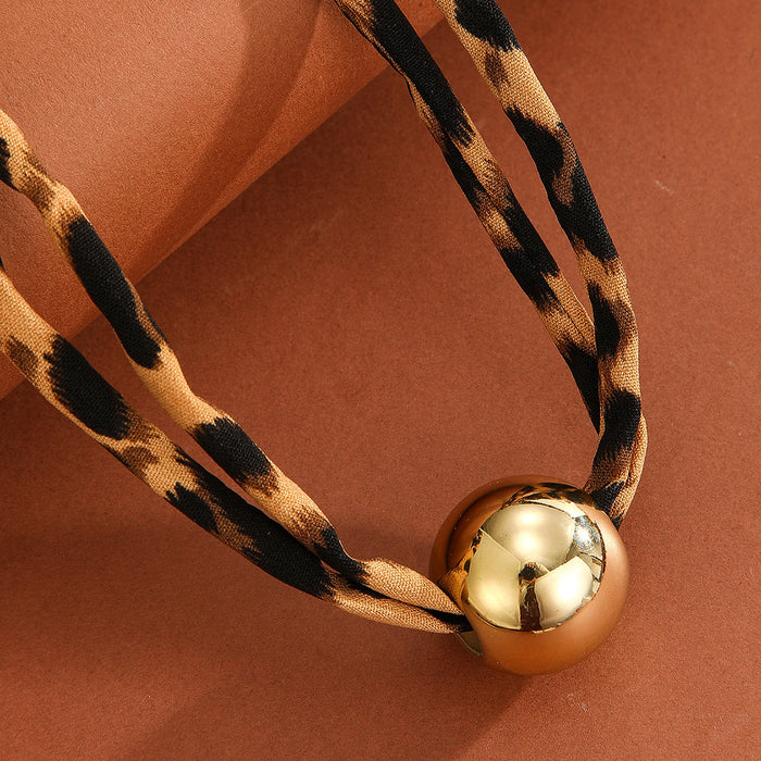 Wholesale Exaggerated metal round collarbone chain, fashionable and niche design, leopard print necklace