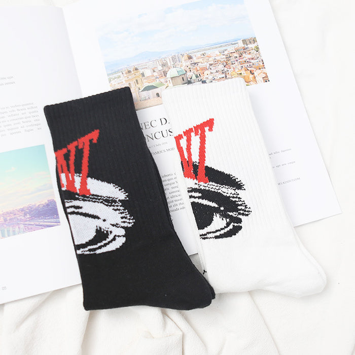 Wholesale Graffiti letter tube socks, combed cotton sports trendy socks, couple socks