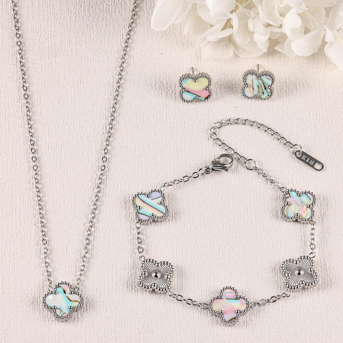 Wholesale Titanium Steel Four-Leaf Clover Three-Piece Jewelry Set: Bracelet,  Necklace,  and Earrings