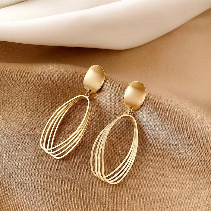 Wholesale Silver needle earrings with high-end feel, long geometric oval earrings, matte matte matte matte, fashionable earrings, trendy