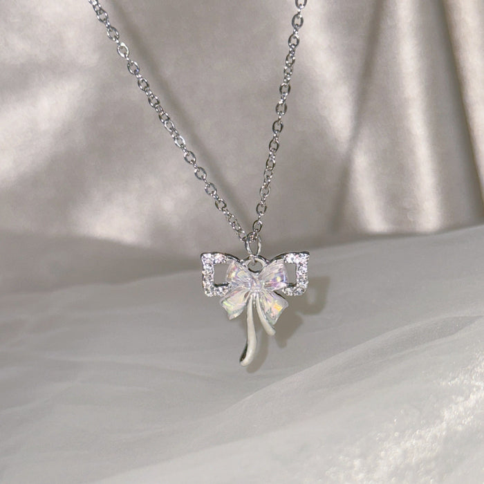 Wholesale New year's dazzling butterfly necklace with a niche temperament, versatile design sense, collarbone chain