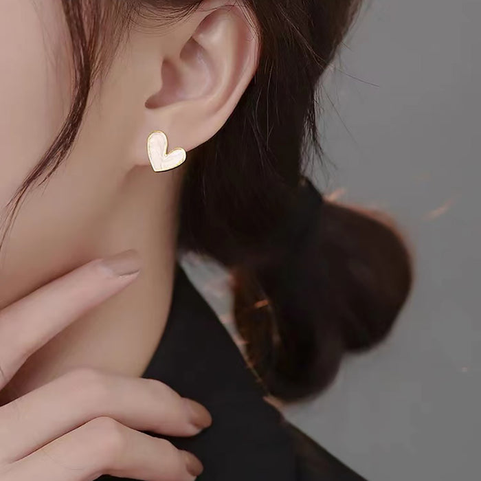 Wholesale Fashionable Love Earrings, Light Luxury, Versatile for Daily Use, Pearlescent White Peach Heart Ear Accessories
