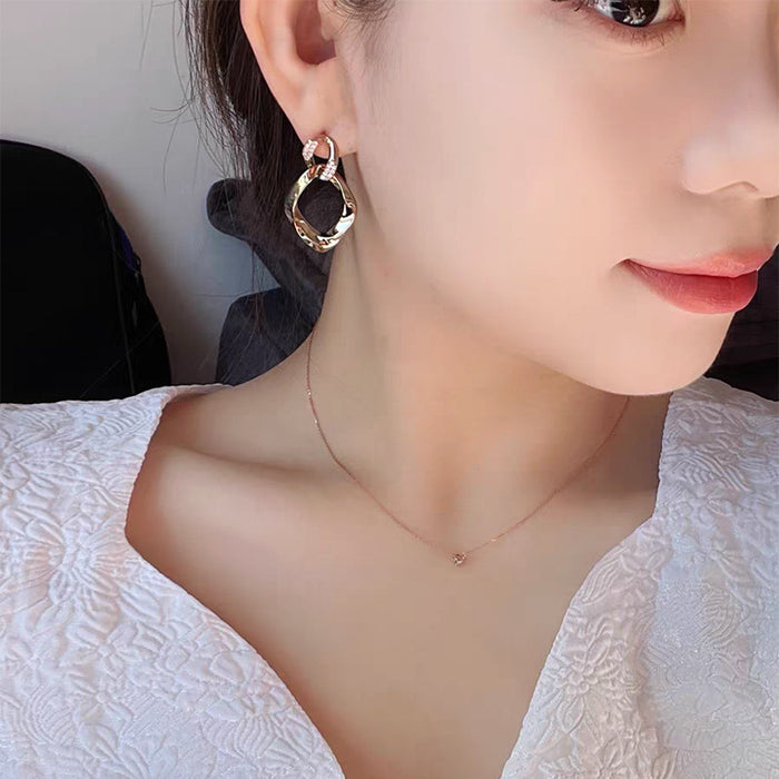 Wholesale Temperament earrings, gold earrings, niche design, light and high-end earrings