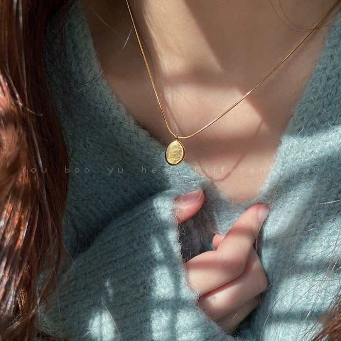 Wholesale Pendant necklace, high-end titanium steel lock chain, light luxury niche sweater chain