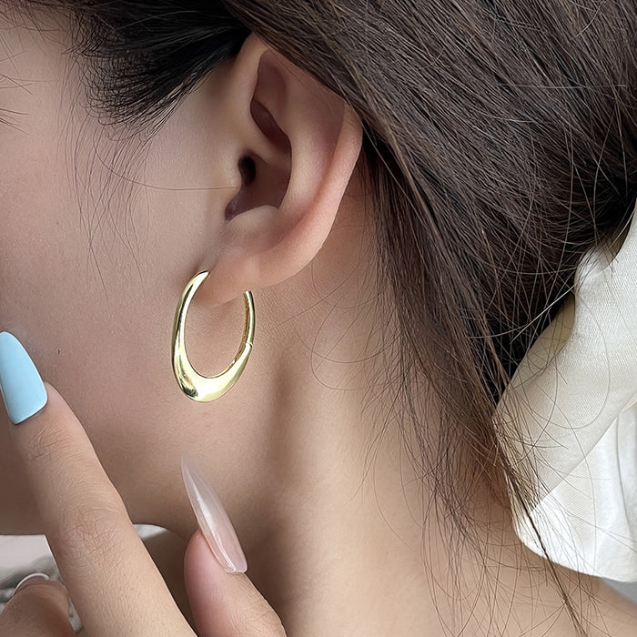 Wholesale Simple, fashionable, light luxury, high-end, geometric oval ear buckle, plain ring, exquisite and versatile commuting style