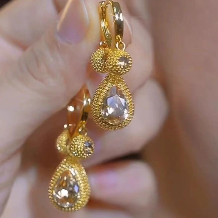 Wholesale Exquisite, fashionable, versatile diamond studded earrings with personalized design, ear buckles, niche water droplet earrings