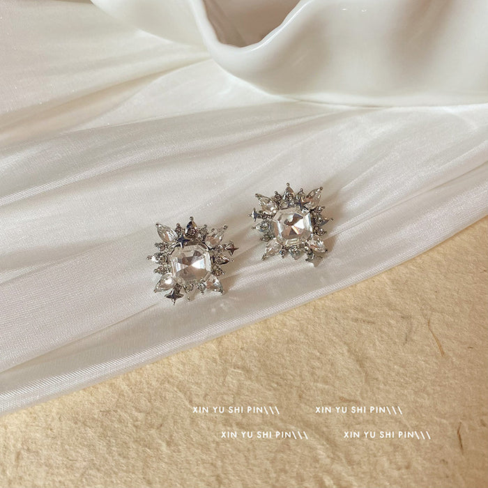 Wholesale Star zircon ear bone clip, light luxury temperament, niche high-end feeling, sweet and fashionable ear hole free earrings, ear accessories