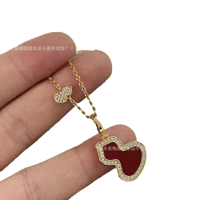 Wholesale Necklace pendant, rose gold, white Fritillaria, black agate, collarbone chain