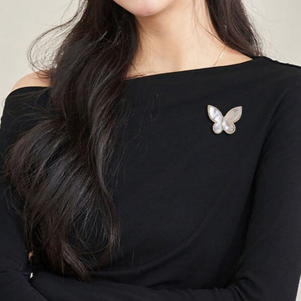 Wholesale Exquisite natural butterfly brooch, niche and elegant pin souvenir