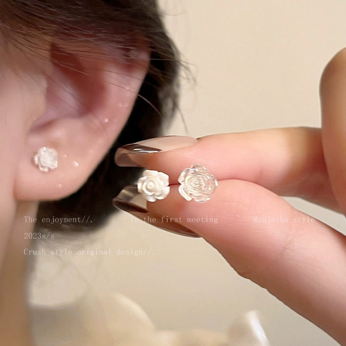 Wholesale Ear studs, gentle and sweet earrings, simple and versatile ear accessories