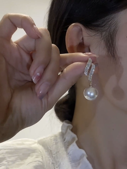 Wholesale 
Bidirectional rush to design, pearl ear clips without ear holes, new trendy earrings, internet famous versatile full diamond earrings for women