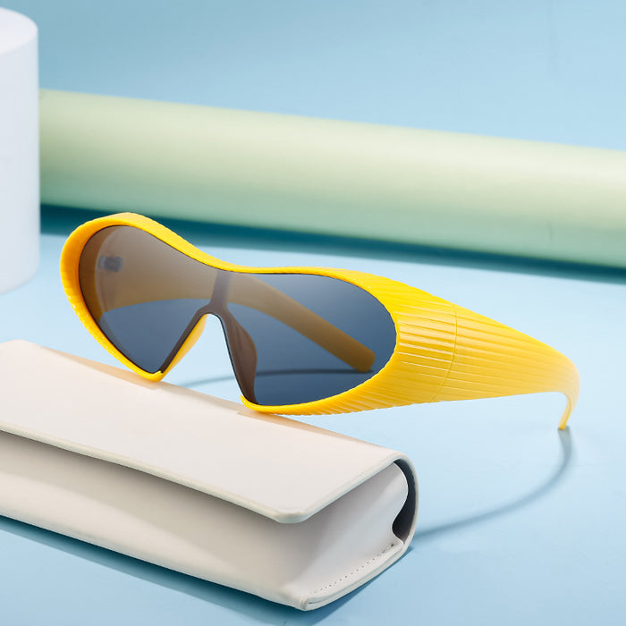 Wholesale sports sunglasses men's one-piece shaped sunglasses men's  wholesale shades