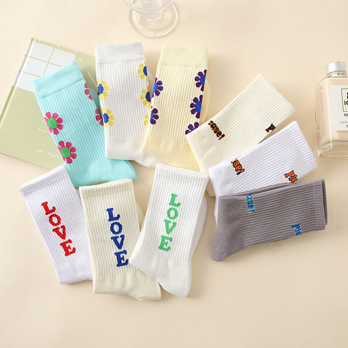 Wholesale Niche Men's Medium Socks, Alphabet Skateboarding Socks, Sports Long Socks, Women's Socks