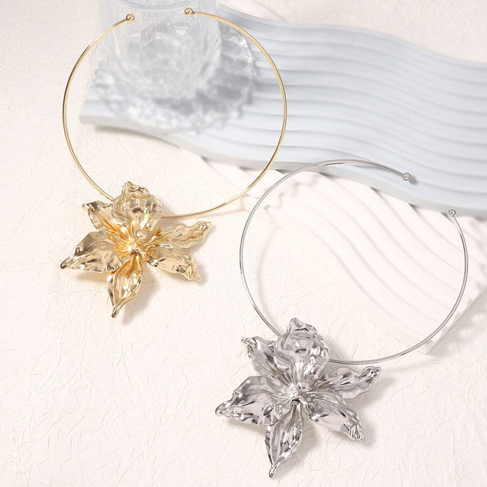 Wholesale Three-dimensional Design Sense Simple Alloy Flower Pendant Collar