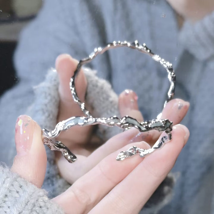 Wholesale Irregular bracelet, light luxury, niche, exquisite feeling bracelet